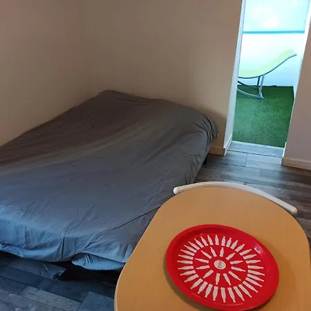 Superbe Appartement Avec Patio, Linge Fourni *