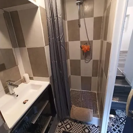 Superbe Appartement Avec Patio, Linge Fourni
